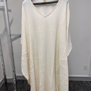 Elegant Cream Women's Poncho ANNAHMOL one of a kind